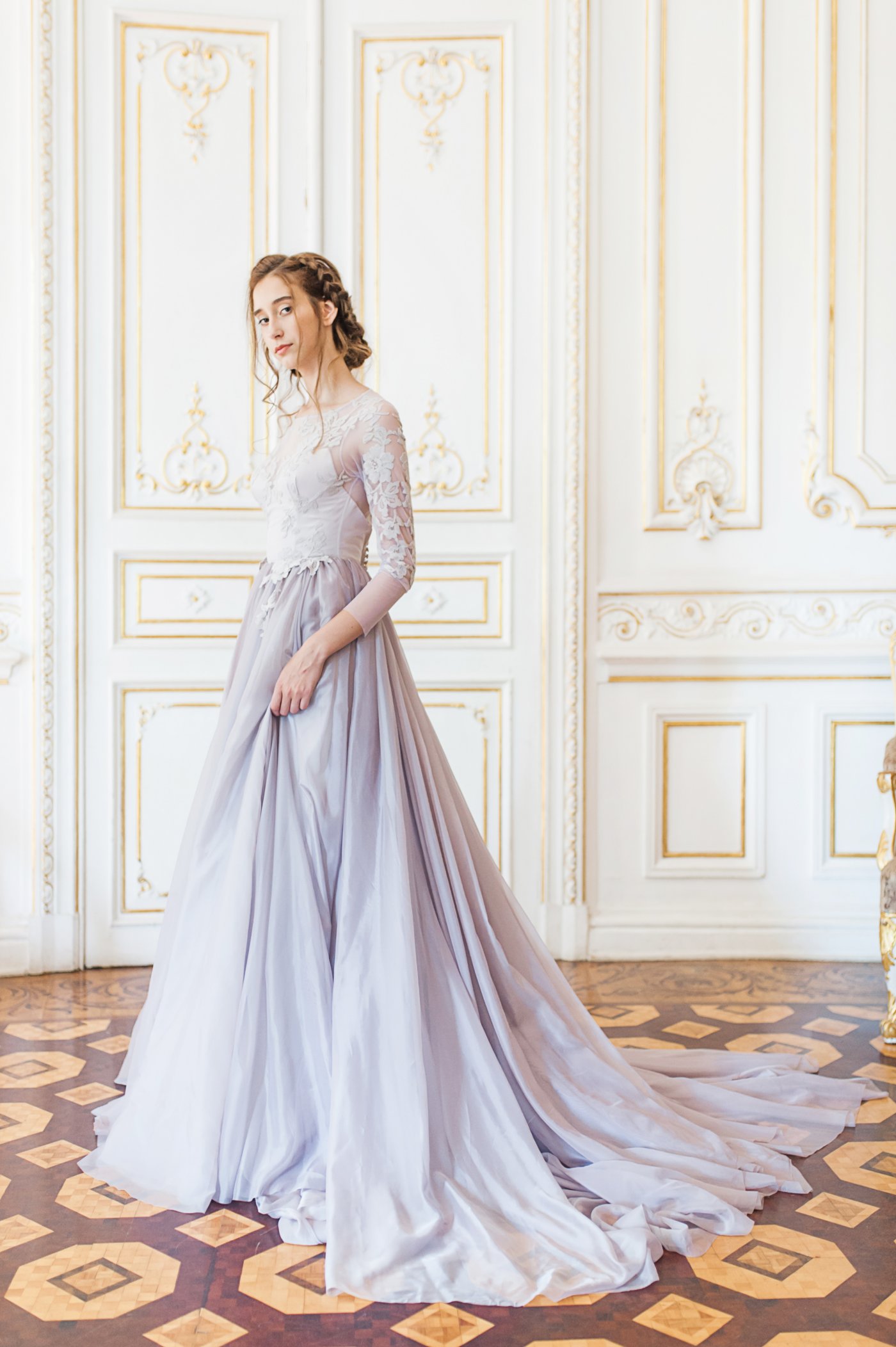 2020 Elegant Wedding Dresses Jewel Neck Long Sleeve Sweep Train Robes De Mariée Lace Applique Wedding Dress Bridal Gowns