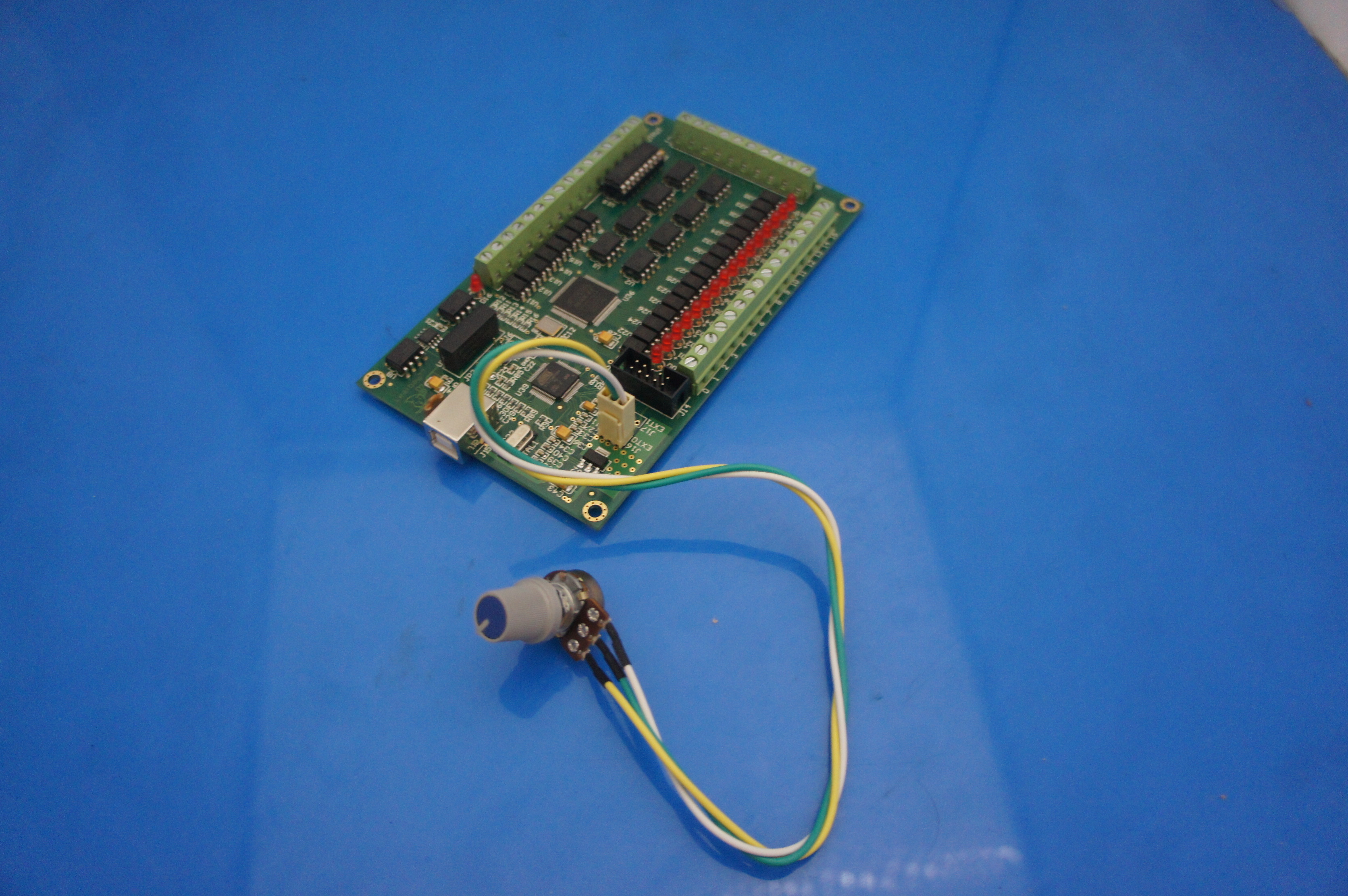 AKZ250 4 axis CNC Motion Controller USB Card Mach3 200KHz Breakout Board Interface