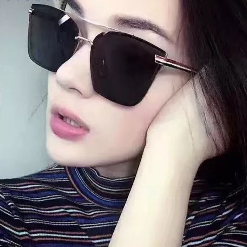 2020 New Brand Designer Cateye Sunglasses Women Vintage fashion Metal Glasses For Women Mirror Retro Lunette De Soleil Femme
2020 New Brand Designer Cateye Sunglasses Women Vintage fashion Metal Glasses For Women Mirror Retro Lunette De Soleil Femme