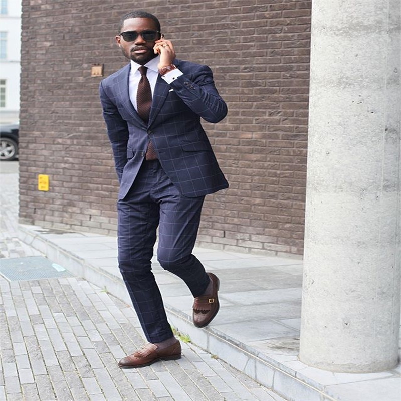 Newest 2-piece Navy Plaid Formal Groom Suit Peaked Lapel Blazer Suits Tuxedos Custom Made Two Button Business Men Suits