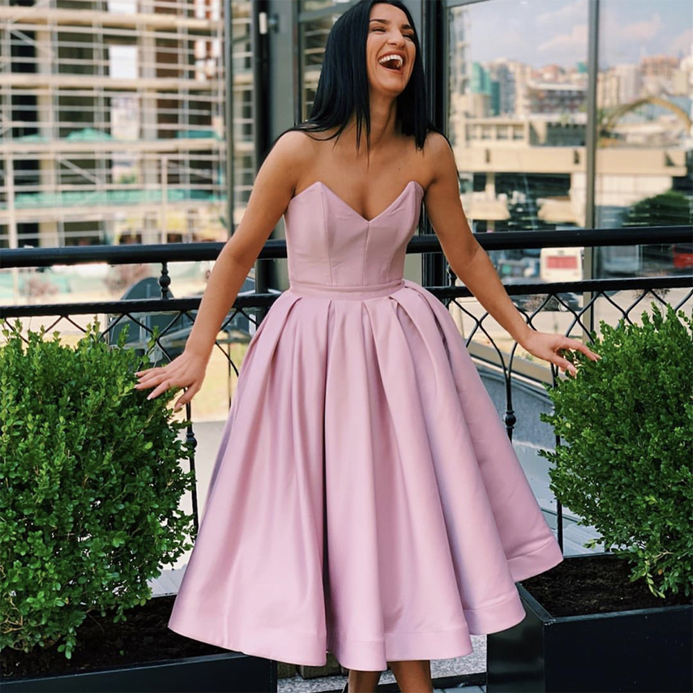 2021 Sexy Plus Size Cocktail Dresses Modest Sweet-heart Neck Zipper Tea Length Short Prom Dress Fashion Champagne Woman Party Dress 2020
