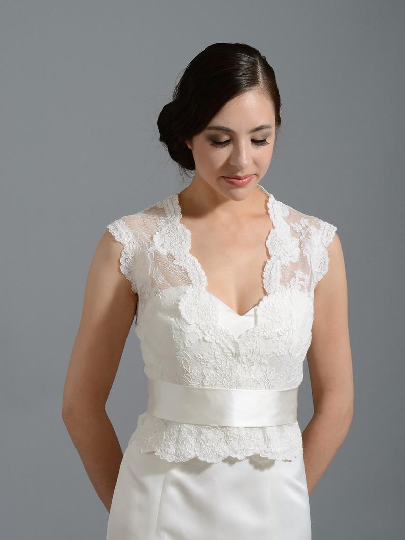 Lace Applique Bridal Wraps with A Ribbon Bolero For Wedding Dresses Custom Made Button Back Short Sleeve Jacket