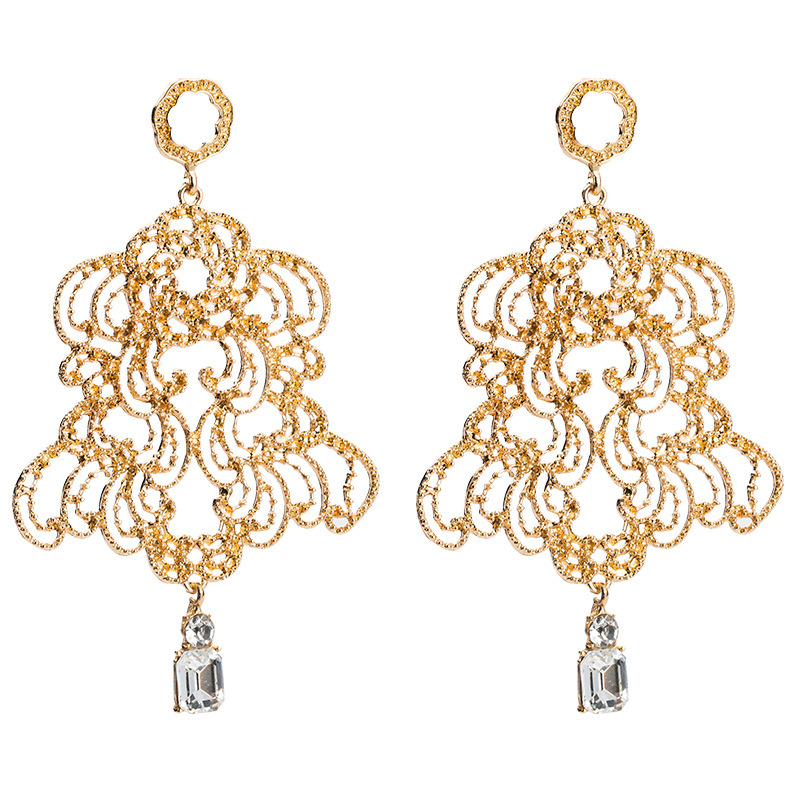 Exaggerated alloy carved earrings women's noble and elegant atmospheric ear accessories new product
Exaggerated alloy carved earrings women's noble and elegant atmospheric ear accessories new product