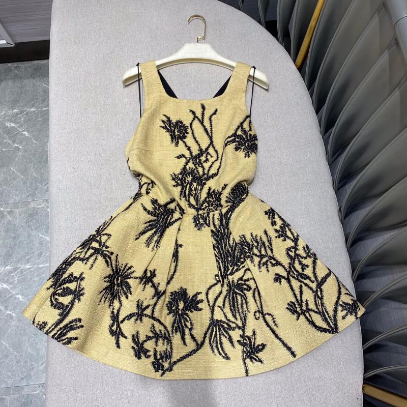 sexy cross backless party dresses for women 2020 new fashion high-end designer black flower embroidery silk wool tweed dress, As picture shows
sexy cross backless party dresses for women 2020 new fashion high-end designer black flower embroidery silk wool tweed dress, As picture shows