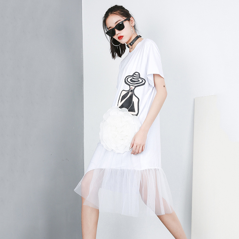 EAM New Spring Summer Round Neck Short Sleeve Black Pattern Printed Mesh Stitch Loose Dres Fashion JQ621 T200320