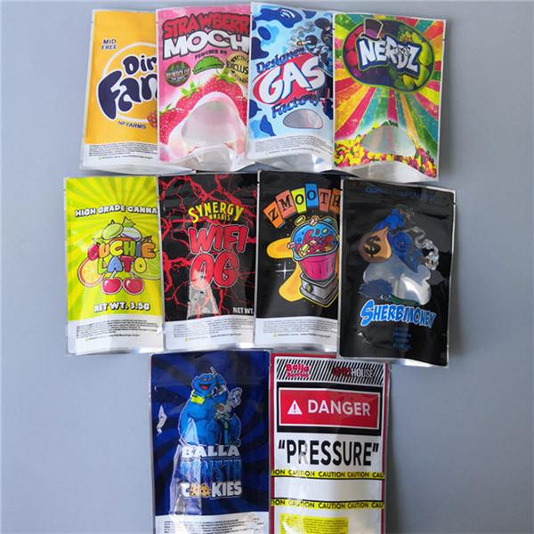 Runtz Jokes UP Zmoothie 10x15cm Strawberry mochi Gas factory Balla Monsta cookies bags Smell Proof Packaging Mylar Bag Dry Herb Flower
Runtz Jokes UP Zmoothie 10x15cm Strawberry mochi Gas factory Balla Monsta cookies bags Smell Proof Packaging Mylar Bag Dry Herb Flower