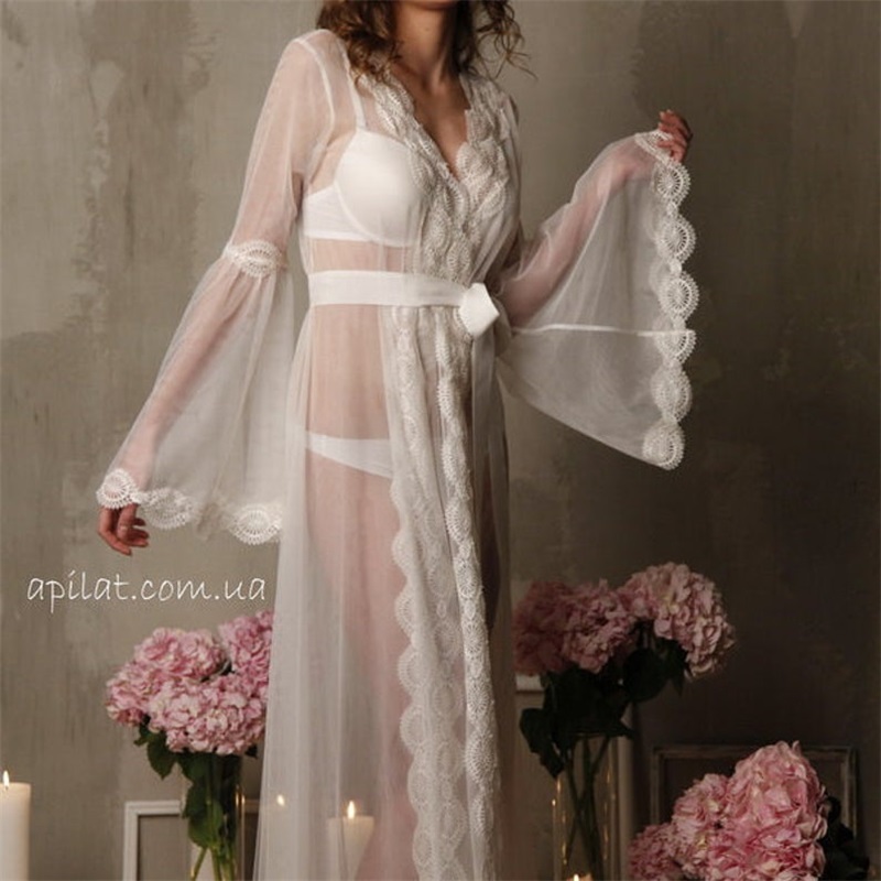 White Women Wedding Elegant Bath Robes Long Sleeve Appliqued Lace Sleepwear Custom Made Ruched Chiffon Sweep Train Bride Pajama Dresses