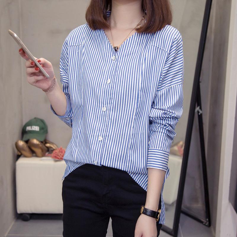 Plus size V neck blouse women 2020 autumn trendy Striped tops Loose shirts long sleeve korean Female blusas oversized clothes, Blue
Plus size V neck blouse women 2020 autumn trendy Striped tops Loose shirts long sleeve korean Female blusas oversized clothes, Blue