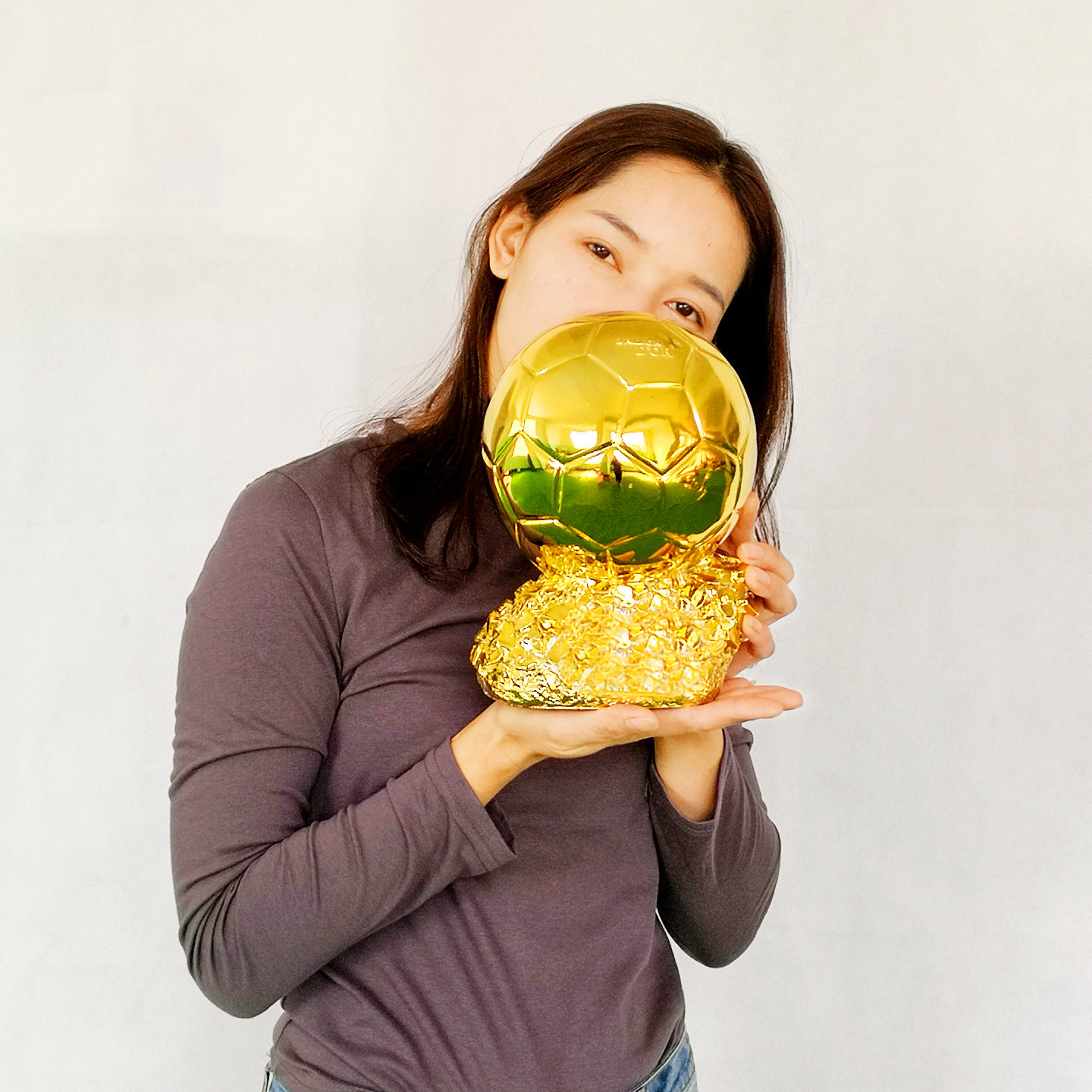selling The Ballon d039Or gold Resin craftwork Golden Ball Award Trophy 26cm Football fan souvenir cup Decoration6125513
