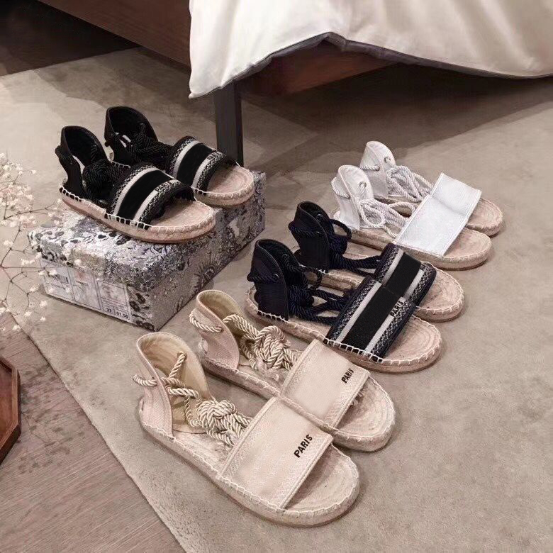 New platform casual Sandals summer fashion Alphabet fisherman shoes Leather woman shoe Hemp rope grass woven sandals Large size 35-42 41, White
New platform casual Sandals summer fashion Alphabet fisherman shoes Leather woman shoe Hemp rope grass woven sandals Large size 35-42 41, White
