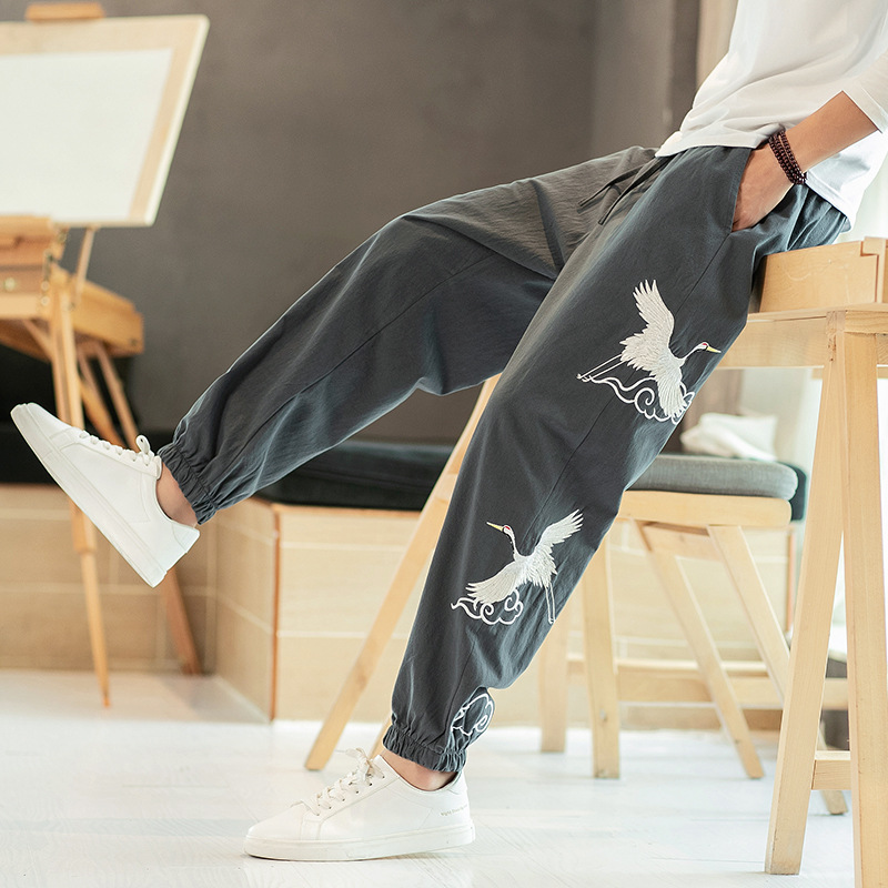 Japanese Casual Kimono Pants Loose Seven-Point Trousers Japan Men Traditional Asian Clothing Yukata Style Cotton Linen Costume, Black b
Japanese Casual Kimono Pants Loose Seven-Point Trousers Japan Men Traditional Asian Clothing Yukata Style Cotton Linen Costume, Black b