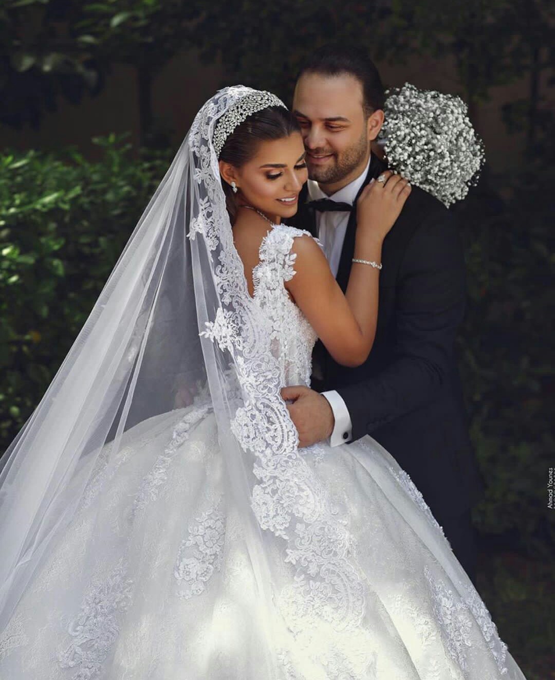 Saudi Arabian Ball Gown Vintage Wedding Dresses Plus Size V Back Lace Wedding Gowns with Veil Customise robe de mariée