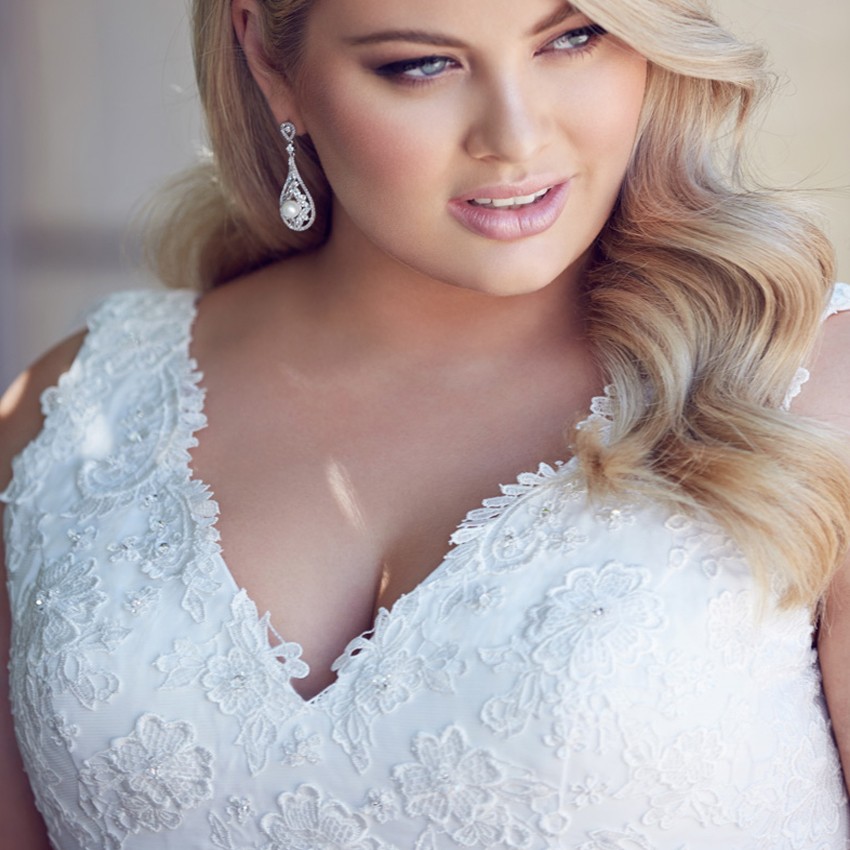 Classic V-neck Sleeveless Plus Size Wedding Dress Elegant Appliqued Robe de Mariage 2020 Vestidos de novia Chiffon Bridal Gown