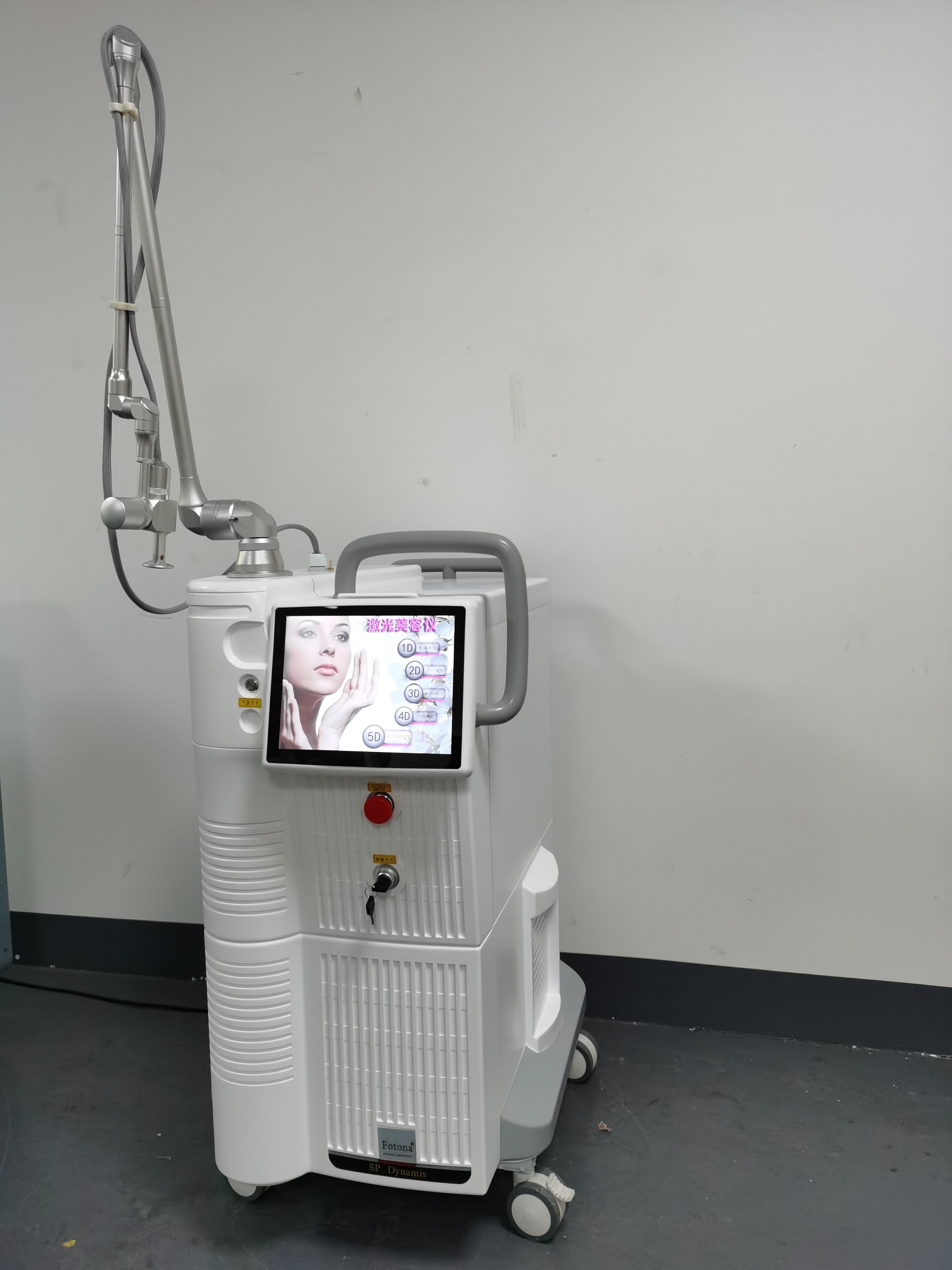 Newest 40w Scar Removal Skin Tighten Stretch markets removal Fractional Laser Co2 Fractional Laser/ Fractional Co2 Laser Machine
Newest 40w Scar Removal Skin Tighten Stretch markets removal Fractional Laser Co2 Fractional Laser/ Fractional Co2 Laser Machine