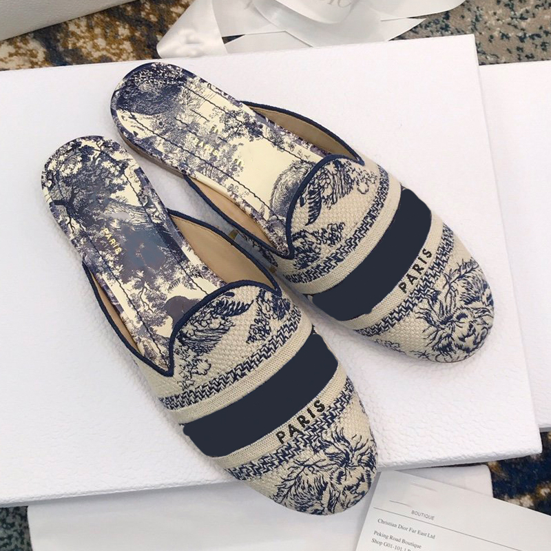 Women embroidery slippers round toe fashion comfortable leather summer casual designer slippers scuffs casual shoes blue pink grey size35-40, Black
Women embroidery slippers round toe fashion comfortable leather summer casual designer slippers scuffs casual shoes blue pink grey size35-40, Black