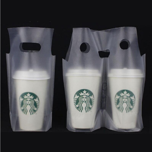 1000Pcs/Lot Clear Plastic Beverage Carrier Take Out Bag Two Design Drinking Cola Cup Packing Handle Bag for One Cup Pack Bags
1000Pcs/Lot Clear Plastic Beverage Carrier Take Out Bag Two Design Drinking Cola Cup Packing Handle Bag for One Cup Pack Bags