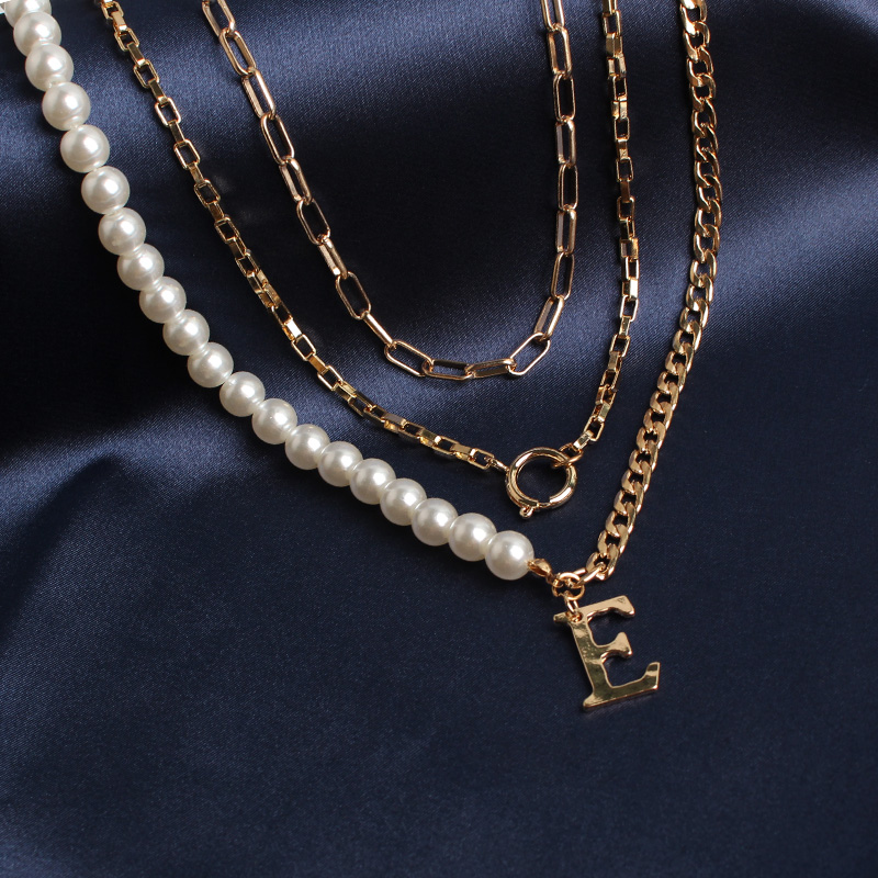2020 New European and American best selling Bohemian retro simple alloy portrait letter pendant fashion women's necklace jewelry
2020 New European and American best selling Bohemian retro simple alloy portrait letter pendant fashion women's necklace jewelry
