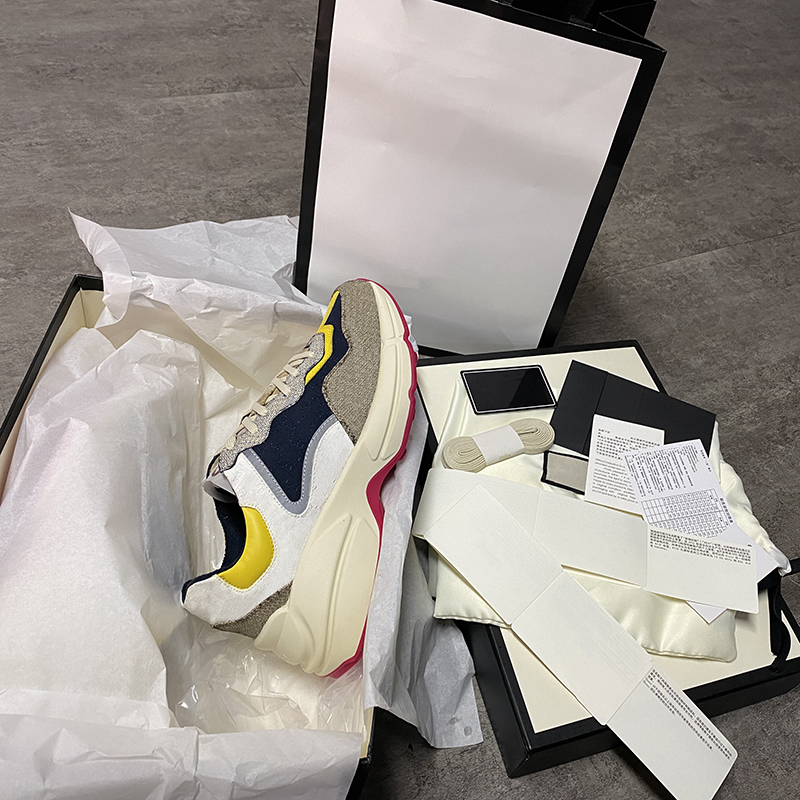 2020 Mens Women's Rhyton Sneakers Top Calfskin Sneakers Pink Beige Reflective Fabric Lace-up Trainers Platform Shoes with Box EU35-45, Color 1
2020 Mens Women's Rhyton Sneakers Top Calfskin Sneakers Pink Beige Reflective Fabric Lace-up Trainers Platform Shoes with Box EU35-45, Color 1