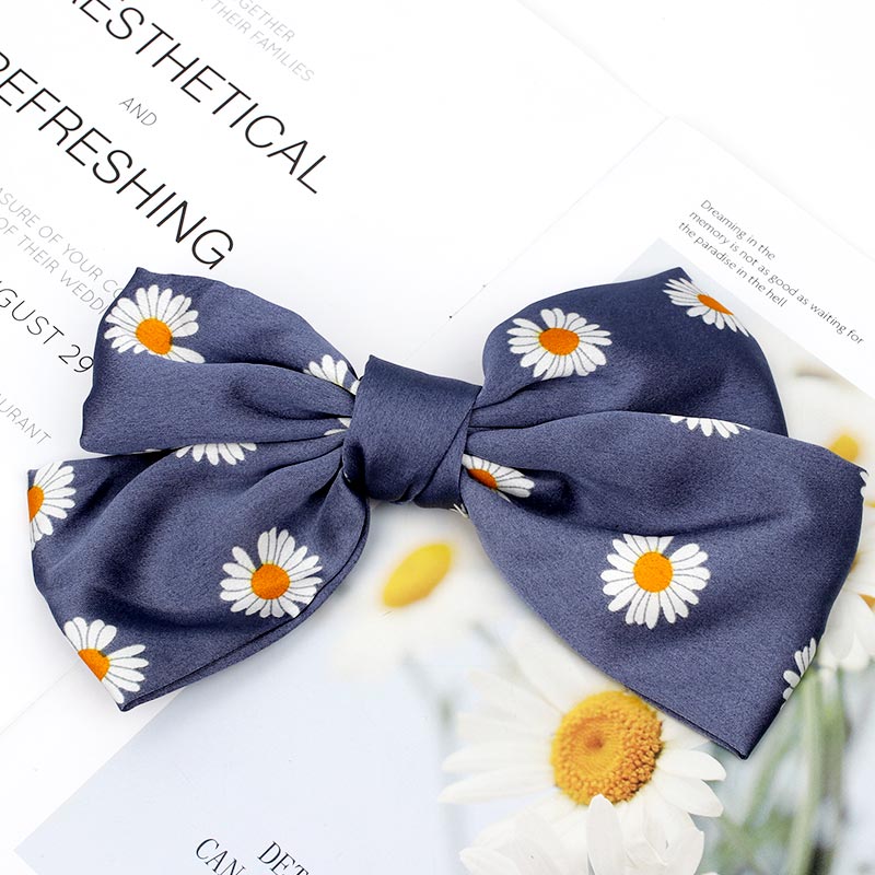 Women Big Bow Hair Clips Fashion Daisies Flower Printed Barrettes For Girls Double Layer Bowknot Hairpins Hair Accessories
Women Big Bow Hair Clips Fashion Daisies Flower Printed Barrettes For Girls Double Layer Bowknot Hairpins Hair Accessories