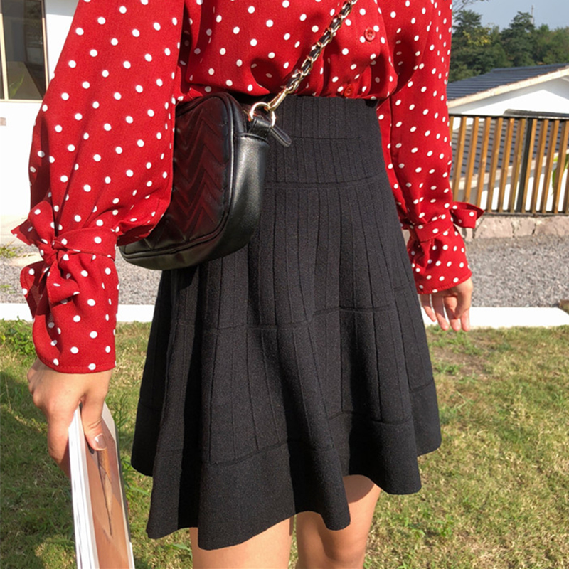 Fashion Elastic Waist Knit Skirt Autumn New Black Harajuku Kawaii Mini Skirt Women Solid Color Korean Style Casual Skirts Womens
Fashion Elastic Waist Knit Skirt Autumn New Black Harajuku Kawaii Mini Skirt Women Solid Color Korean Style Casual Skirts Womens