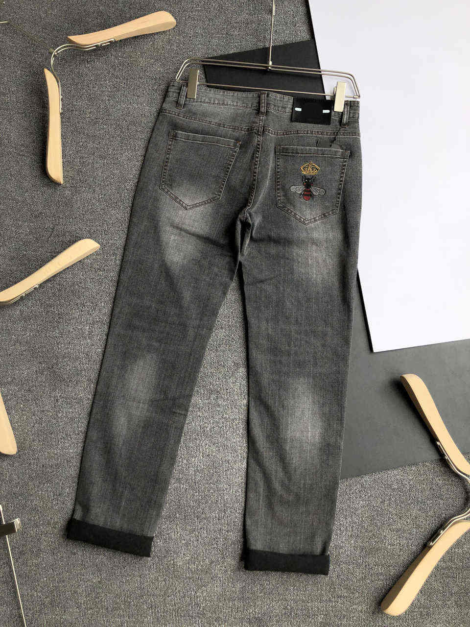 Mens Designer Jeans Pants Fashion New Stylish Streetwear Jeans Men Casual Pants with Letter Hot Sale Jeans Clothing Size -40, Gray
Mens Designer Jeans Pants Fashion New Stylish Streetwear Jeans Men Casual Pants with Letter Hot Sale Jeans Clothing Size -40, Gray