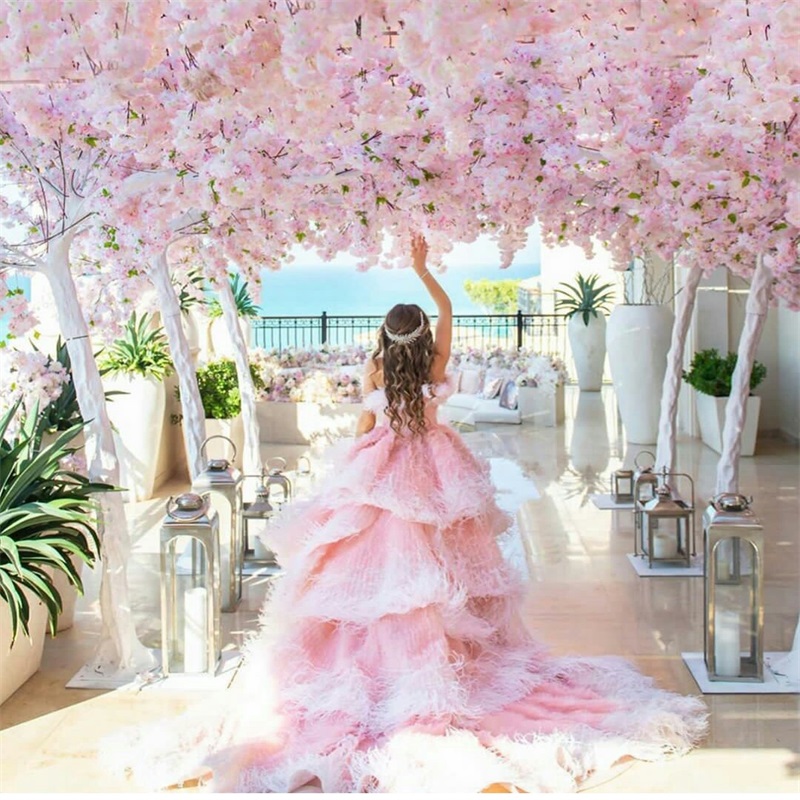 2020 Hi-lo Pink Wedding Dresses Strapless Tiered Feather Appliqued A Line Wedding Gowns Custom Made Plus Size Bridal Dresses Robes De Mariée