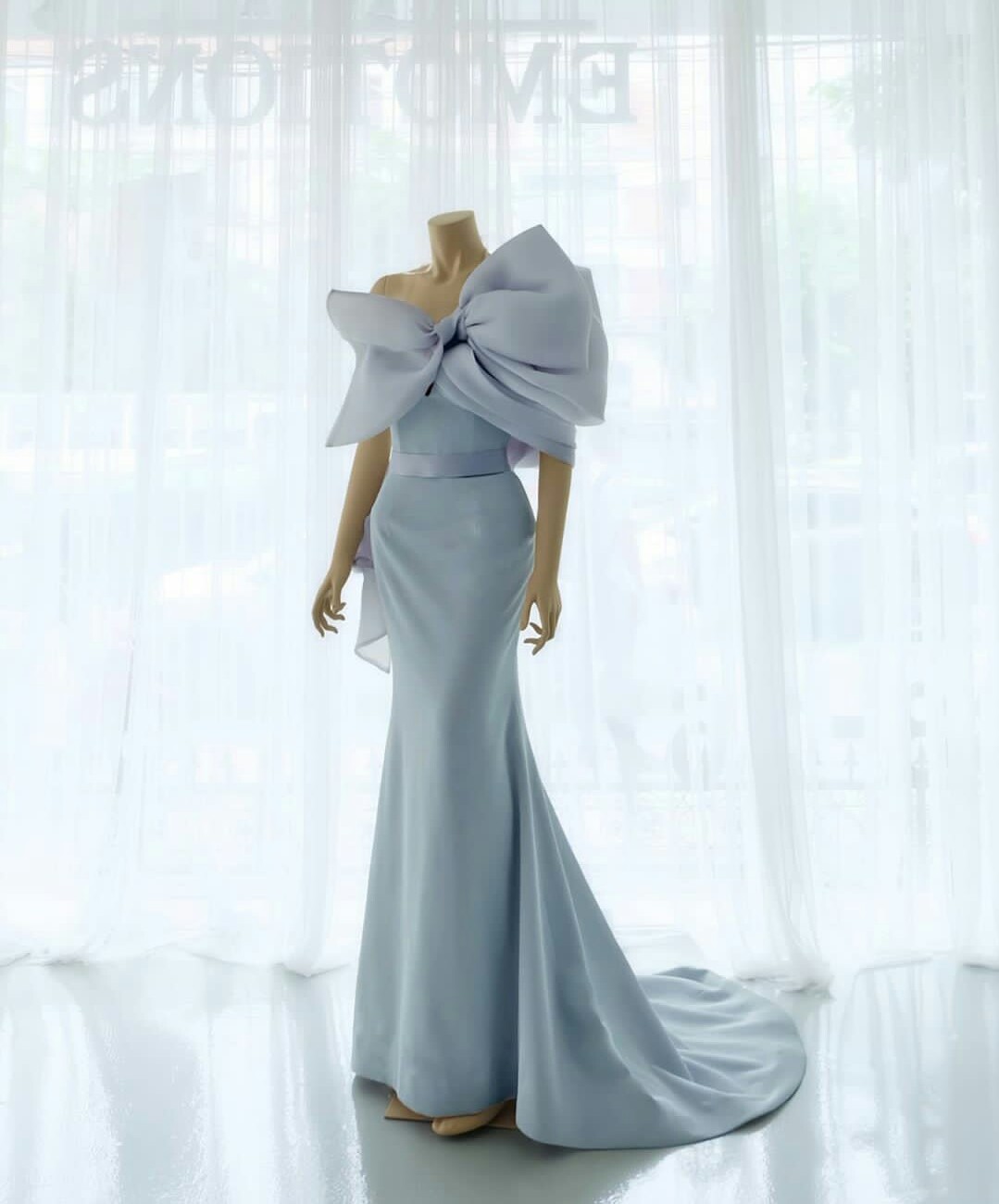 Light Blue Mermaid 2020 Prom Dresses Pleats Big Bow Neck Backless Evening Gown Glitter Satin Arabic Formal Party Dress