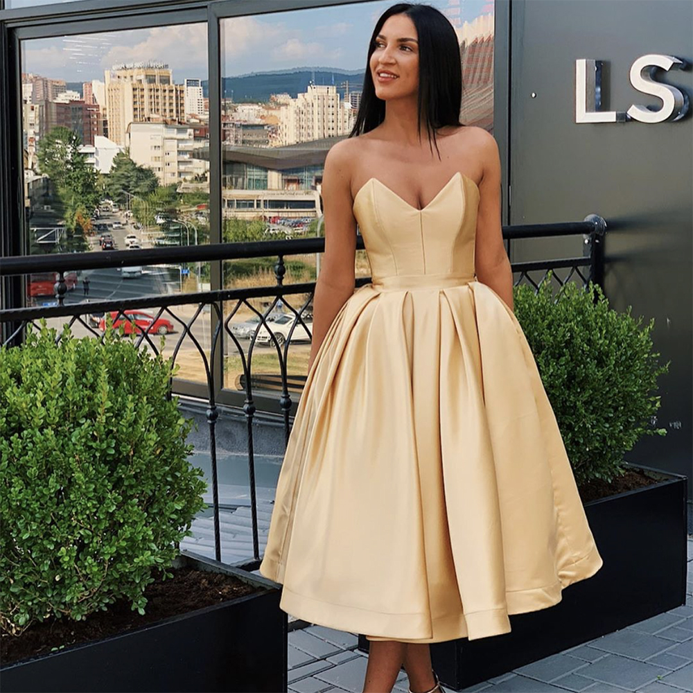 2021 Sexy Plus Size Cocktail Dresses Modest Sweet-heart Neck Zipper Tea Length Short Prom Dress Fashion Champagne Woman Party Dress 2020