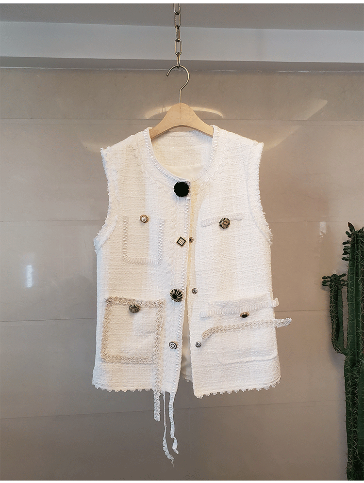 2020 Shipping Brand Same Style Vest Coat Button Sleeveless Black White Fashion Womens Clothes HUILIN
2020 Shipping Brand Same Style Vest Coat Button Sleeveless Black White Fashion Womens Clothes HUILIN