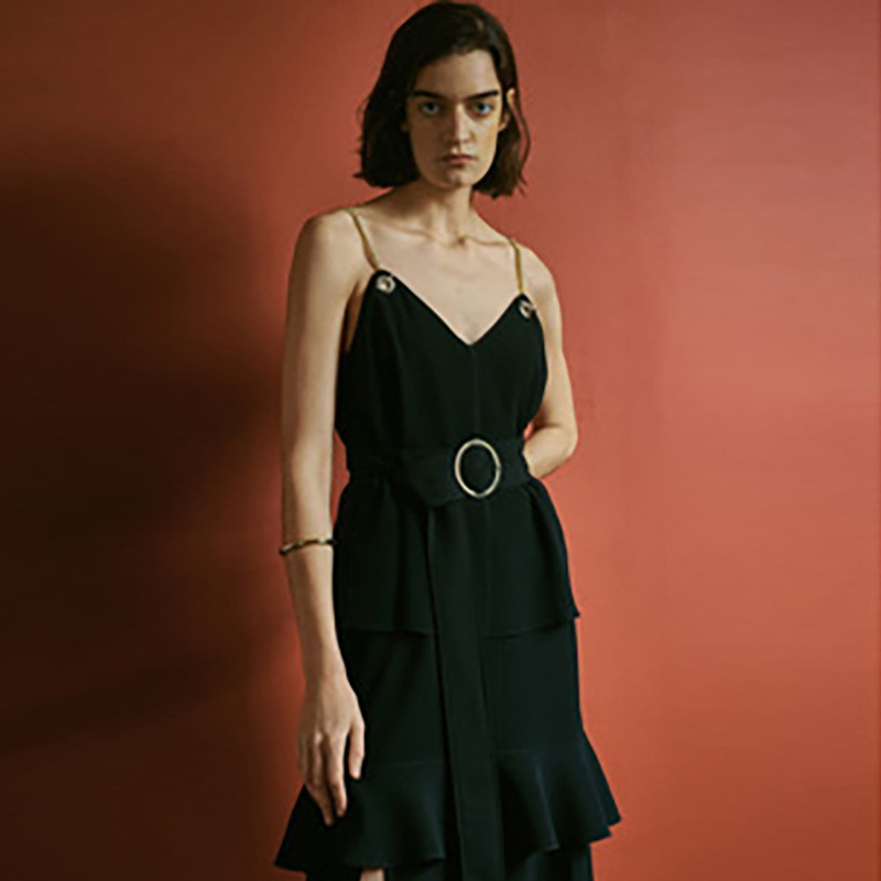 Velvet Top 2020 Women' New Metal Chain Sling V-neck Black Small Vest Tube Top Loose Camis Office Lady
Velvet Top 2020 Women' New Metal Chain Sling V-neck Black Small Vest Tube Top Loose Camis Office Lady
