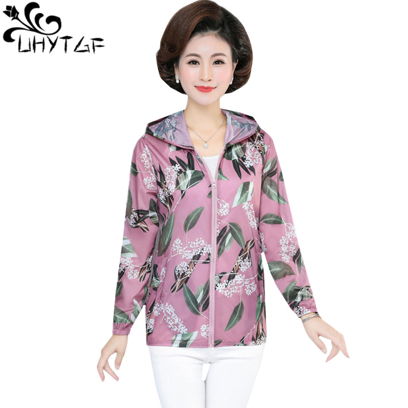 UHYTGF Wholesale womens summer tops jacket long-sleeved hooded thin sunscreen clothing fashion printed Female plus size coat 923, Colour 1
UHYTGF Wholesale womens summer tops jacket long-sleeved hooded thin sunscreen clothing fashion printed Female plus size coat 923, Colour 1