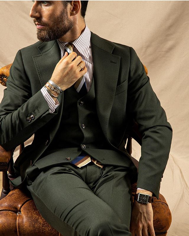 2021 High Quality Dark Green Mens Wedding Tuxedos Two Buttom Slim Fit Wear Business Party Prom Best Men Blazer Suit(Jacket+Vest+Pants)