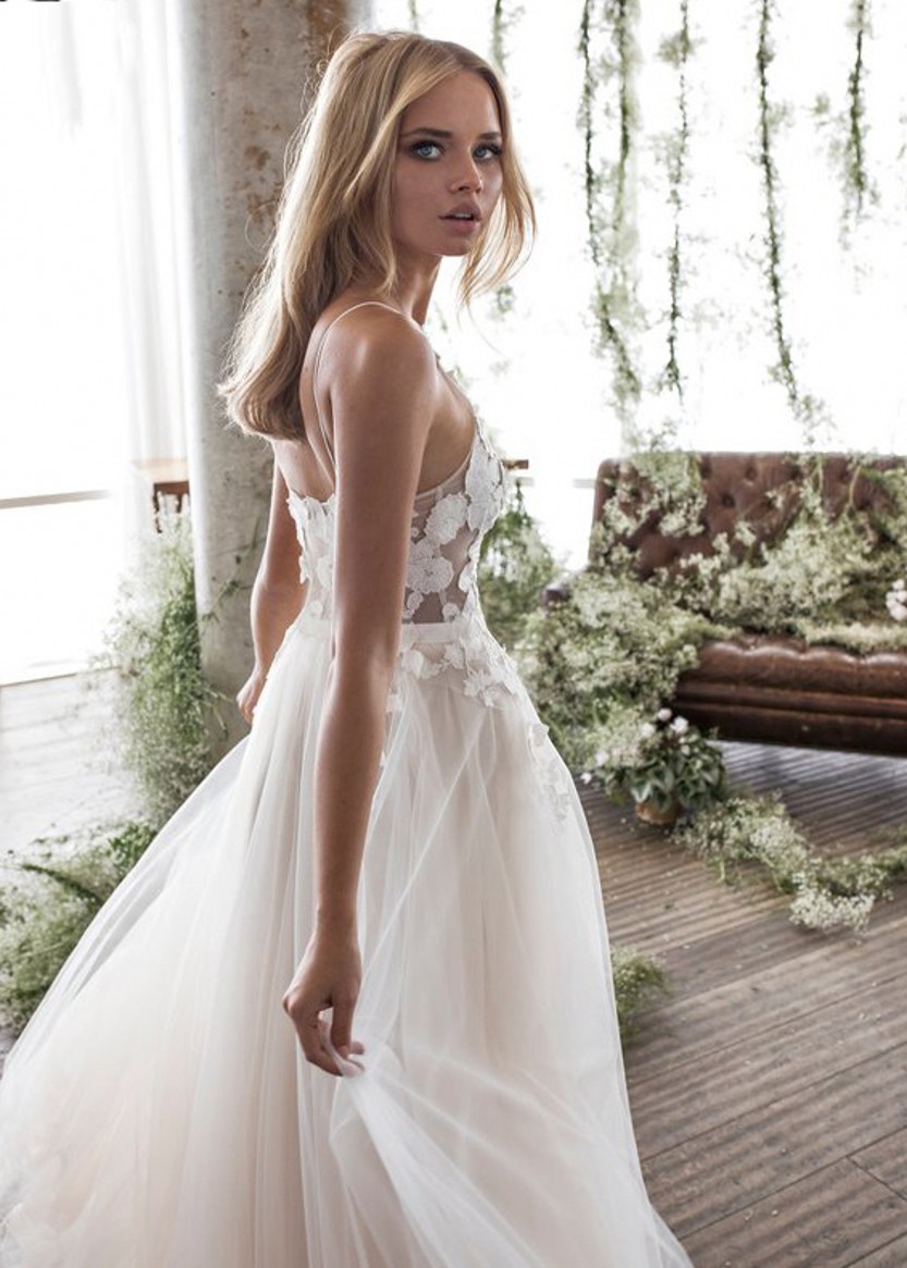 Spaghetti Straps Scoop Wedding Dress Sleeveless 3D Flower Lace Appliques Backless A Line Tulle Illusion Bridal Gown vestidos de mariee