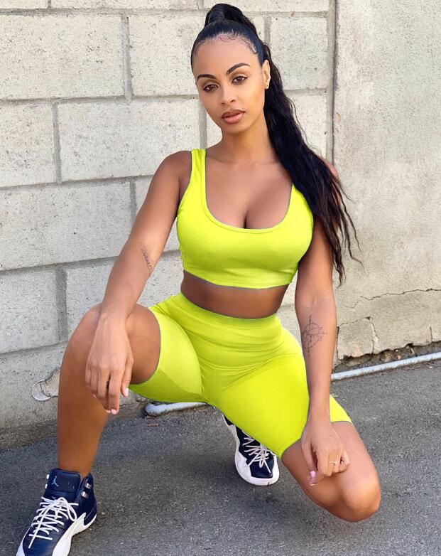Sleeveless low-cut short top stretch sports shorts sweat-absorbent sexy two-piece suit casual sportswear female top crop, Silver
Sleeveless low-cut short top stretch sports shorts sweat-absorbent sexy two-piece suit casual sportswear female top crop, Silver