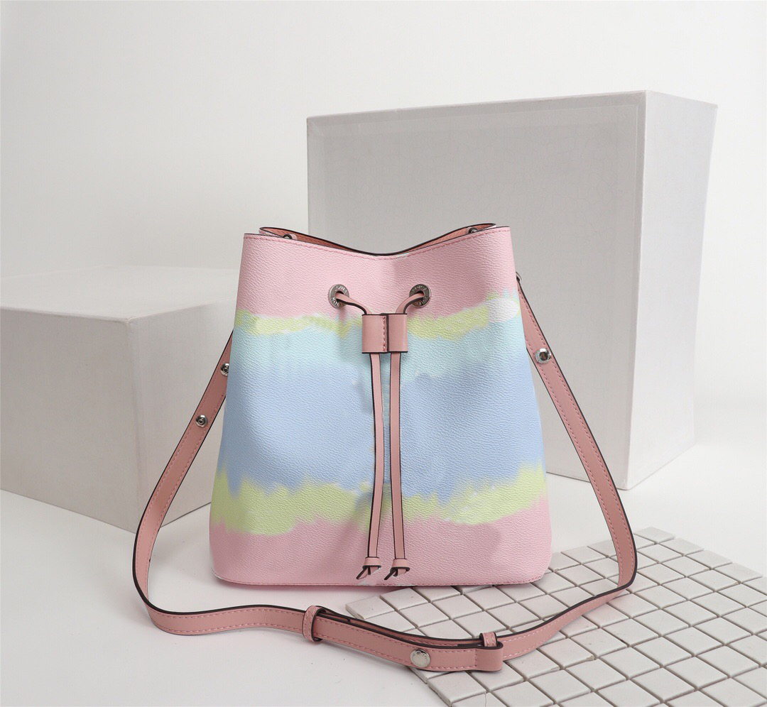 Escale series NéoNoé design shoulder bags with leather bucket bag women famous design handbags high quality flower printing crossbody bag
Escale series NéoNoé design shoulder bags with leather bucket bag women famous design handbags high quality flower printing crossbody bag