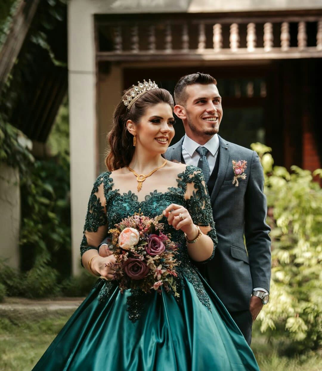Dark Green Prom Dresses Sheer Neck Long Sleeve Illusion Satin Evening Gowns Lace Appliques Formal Pageant Party Dress vestidos de novia