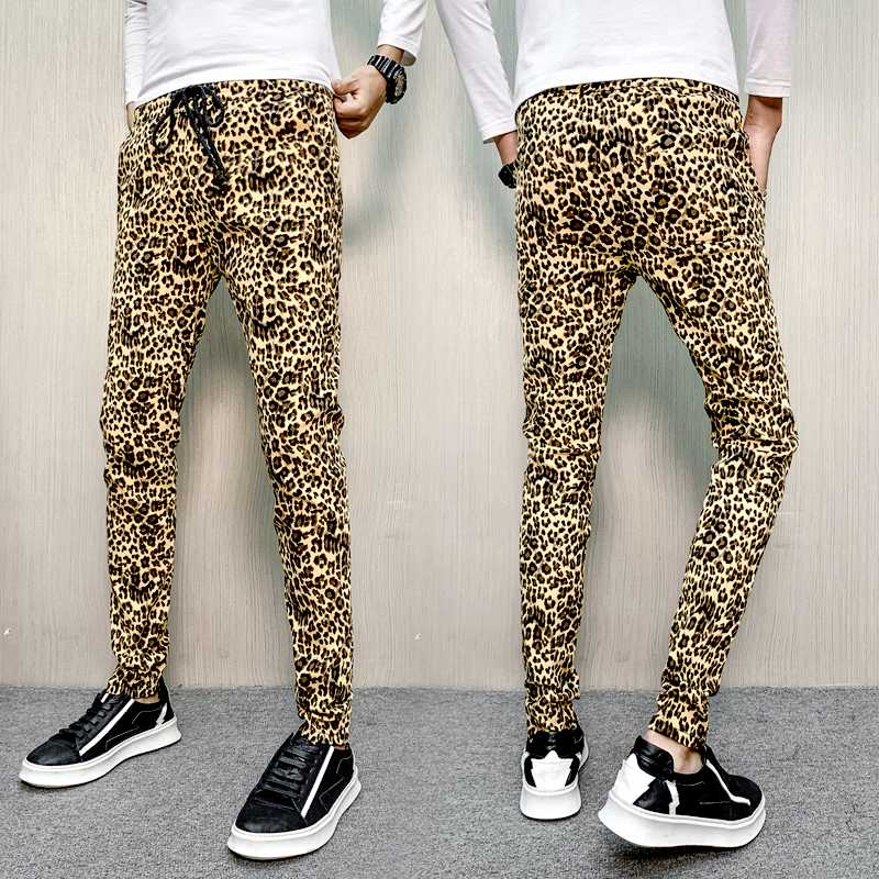 Men's personality leopard print plus size small feet print pants Korean men's trendy stretch casual trousers
Men's personality leopard print plus size small feet print pants Korean men's trendy stretch casual trousers