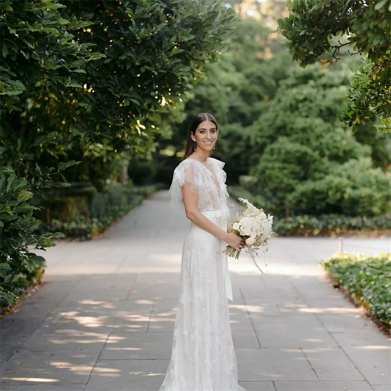 2020 Elegant Sheath Wedding Dresses Sexy V-neck Backless Appliqued Lace Beach Bridal Gown Custom Made Ruched Tulle Robes De Mariée