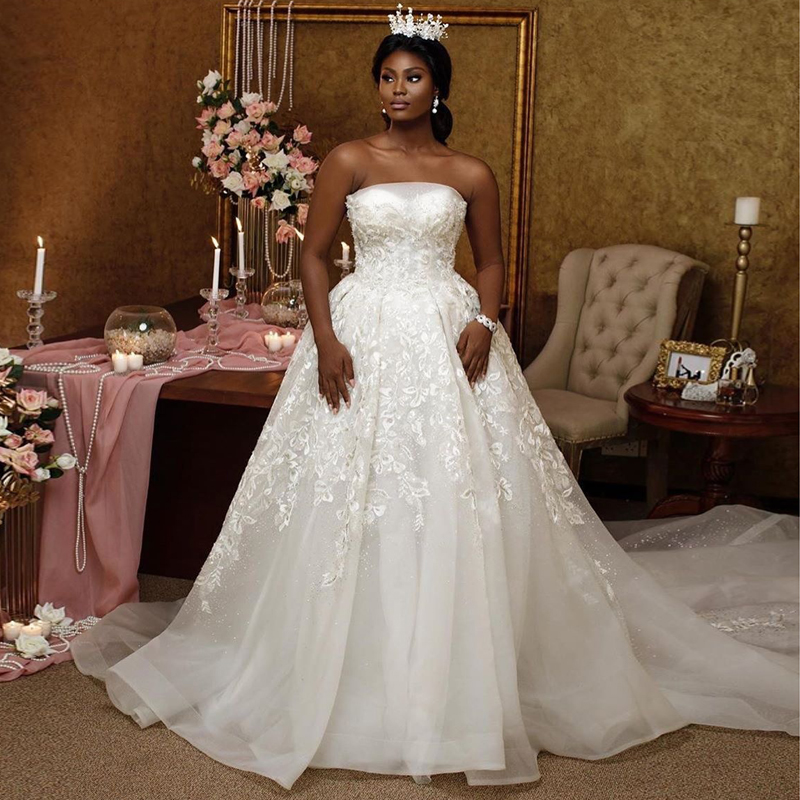 Beaded A Elegant Line Lace Wedding Dresses Strapless Neck Appliqued Sequined Bridal Gowns Sweep Train Tulle Robe De Marie ppliqued
