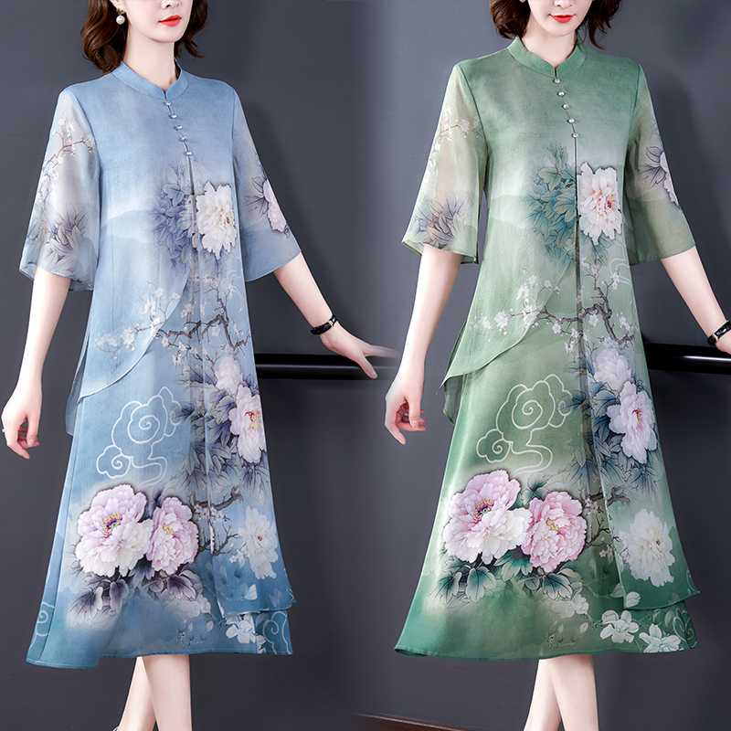 Plus size Silk dress middle-aged and elderly 2020 spring and summer new collar retro middle sleeve mulberry silk long skirt, Green
Plus size Silk dress middle-aged and elderly 2020 spring and summer new collar retro middle sleeve mulberry silk long skirt, Green