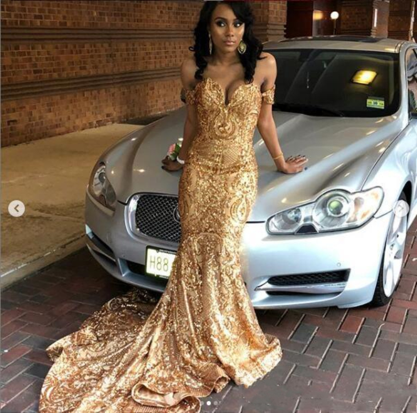 Sparkly Black Girls Mermaid Prom Dresses New Long Off The Shoulder Sweep train Sweetheart Formal Evening Dress Gold Sequins Party Gowns