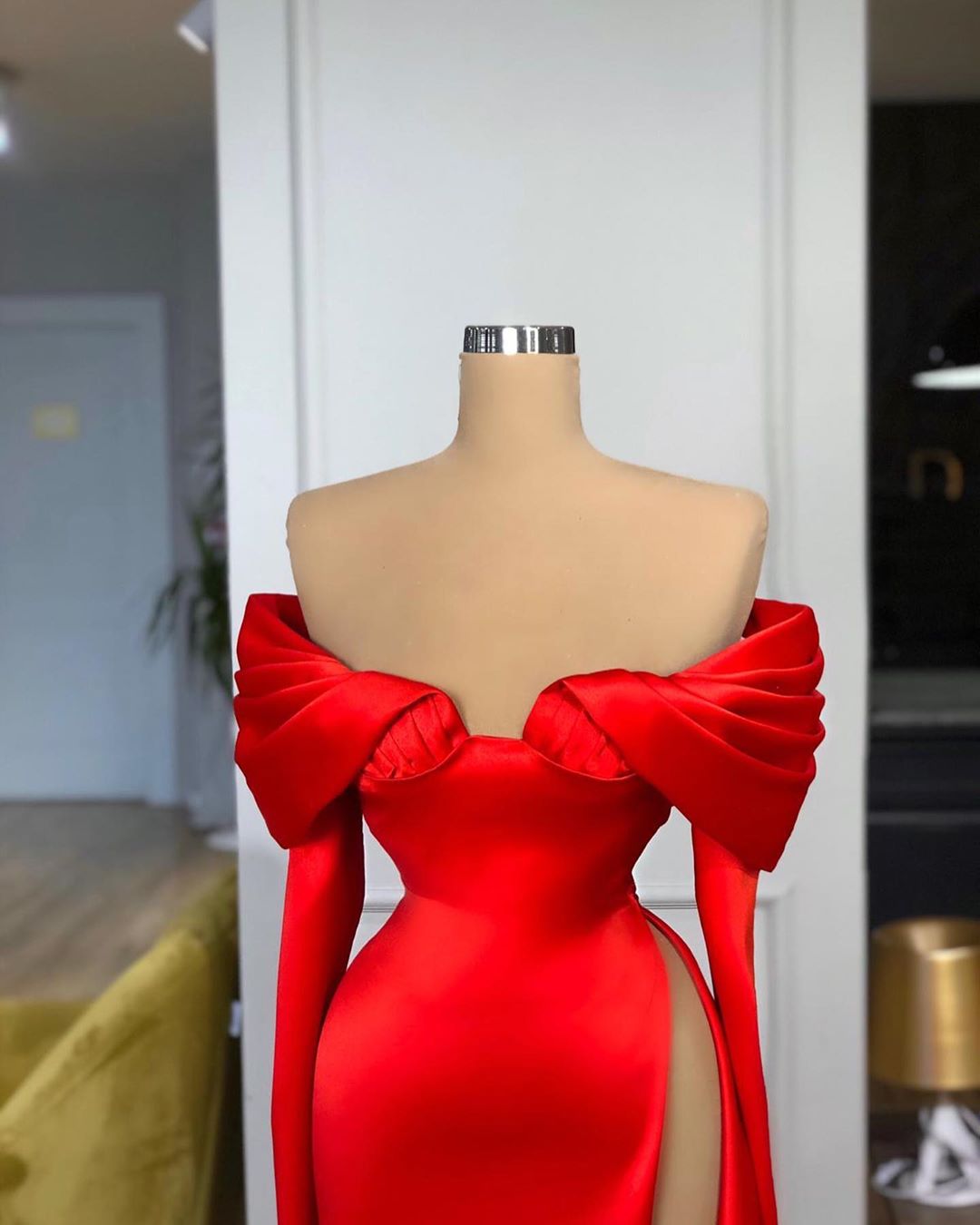 Sexy Red Mermaid Prom Dresses Off The Shoulder Long Sleeve Side Split Evening Gowns Sweep Train Cheap Satin Formal Dress