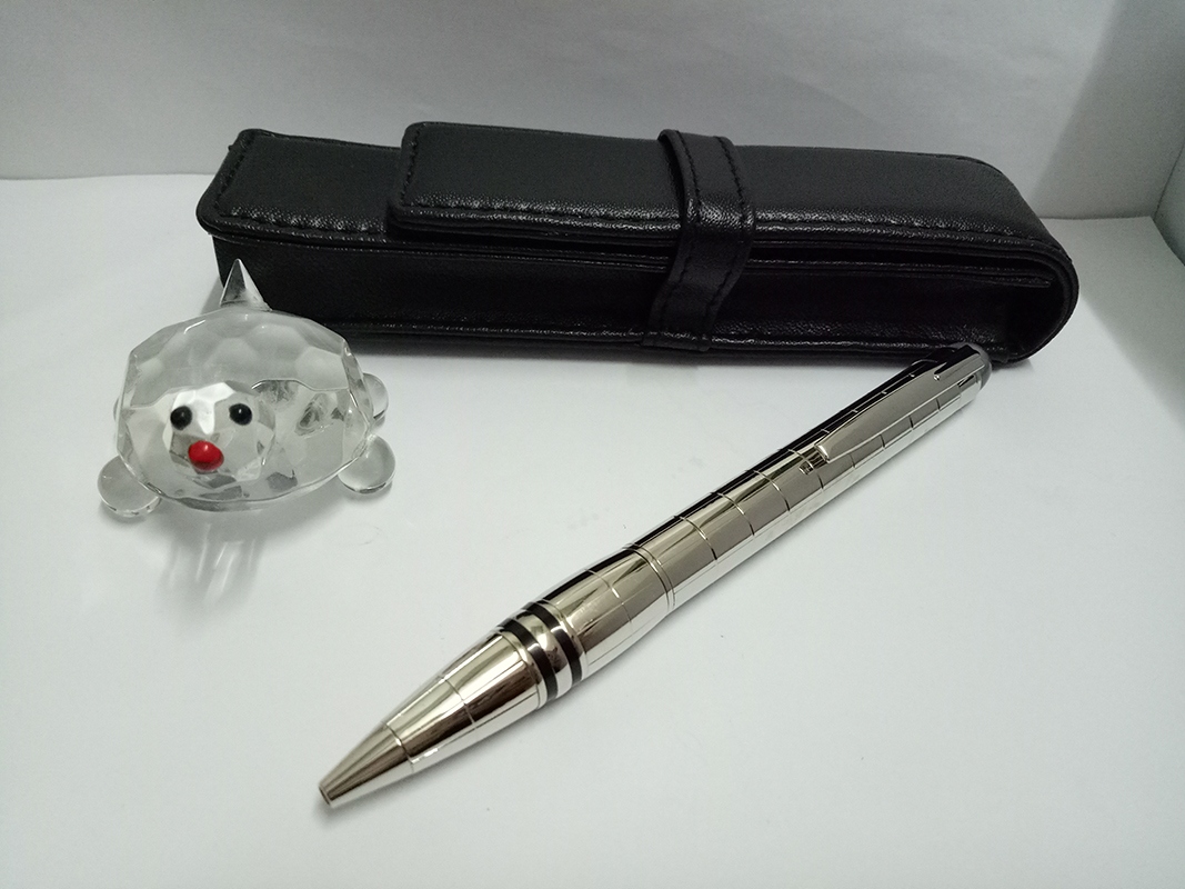 Luxury High quality Classi Metal silver grid body Ballpoint pen with series number school office stationery writing gift Crystal head
Luxury High quality Classi Metal silver grid body Ballpoint pen with series number school office stationery writing gift Crystal head