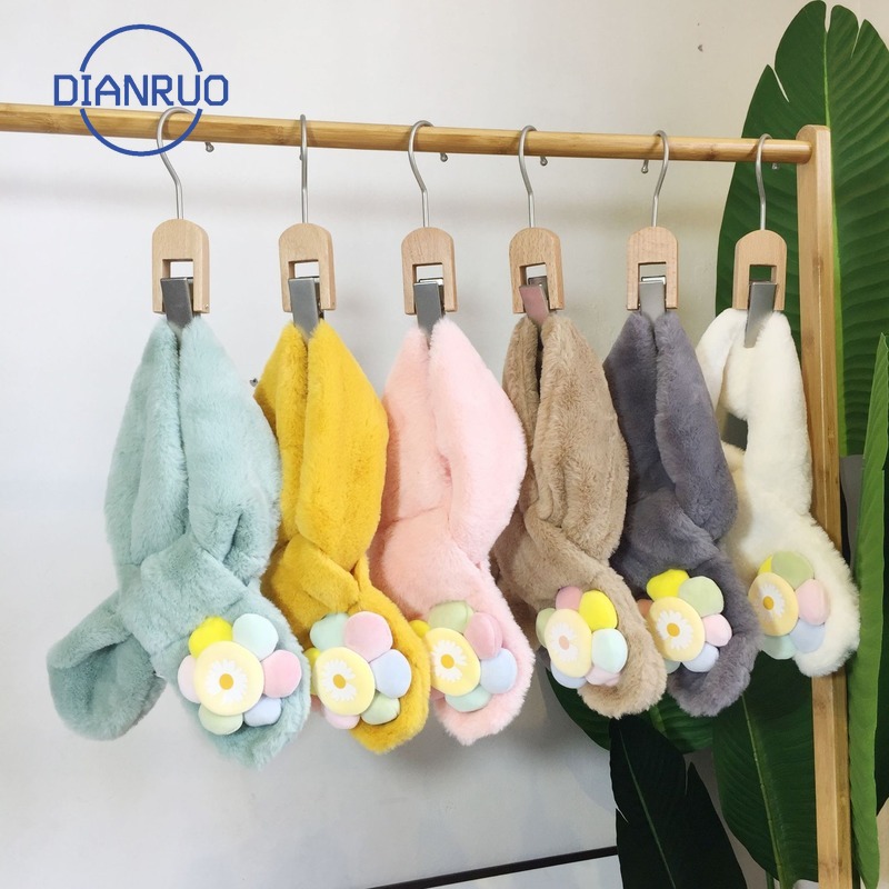 DIANRUO Winter New Children Scarf Baby Boys Girls Plush Neck Warm Scarves Sweet Sunflower Fur Neck Toddler Scarf for Kids Q342
DIANRUO Winter New Children Scarf Baby Boys Girls Plush Neck Warm Scarves Sweet Sunflower Fur Neck Toddler Scarf for Kids Q342