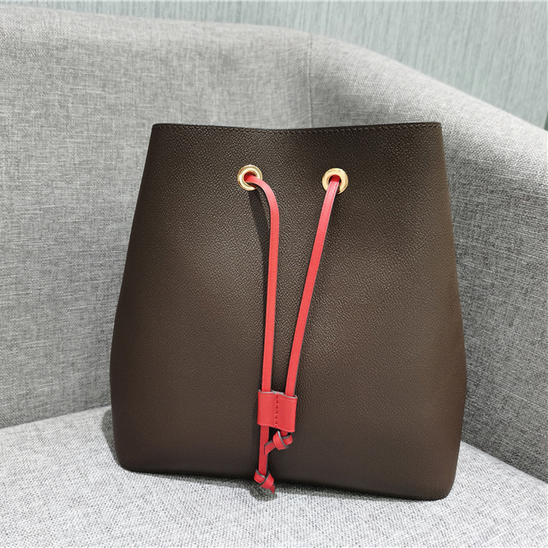 in stock new bucket bag womens european and american genuine leather mini bag fall fashion new tote handle shoulder crossbody bag
in stock new bucket bag womens european and american genuine leather mini bag fall fashion new tote handle shoulder crossbody bag