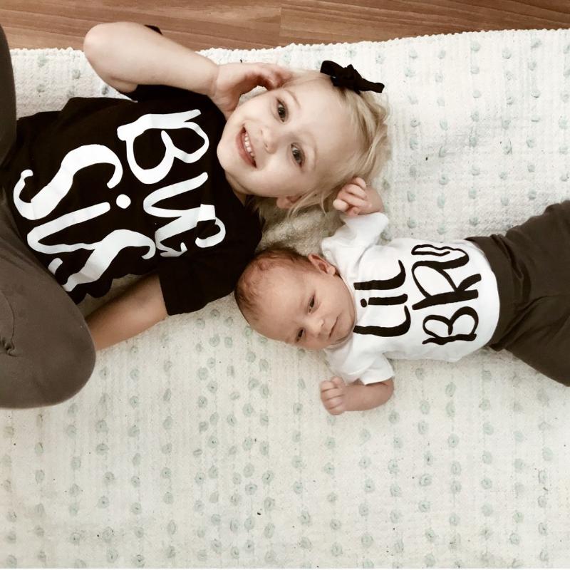 Big Sis and Lil Bro Brother and Sister Family Look Tshirt Rompers Kids Baby Matching Tshirt White Black Casual Matching Tops, As pic
Big Sis and Lil Bro Brother and Sister Family Look Tshirt Rompers Kids Baby Matching Tshirt White Black Casual Matching Tops, As pic