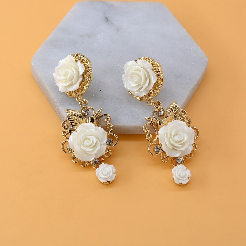 Baroque Court Style Women Long Drop Earrings Vintage Red White Flower Dangle Earrings Exaggerated Jewerly For Show Party