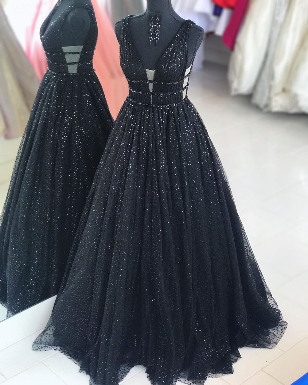 Real Picture New V-Neck Black Prom Dresses A-Line Sequin Lace Beaded Party Maxys Long Prom Gown Evening Dresses Robe De Soiree