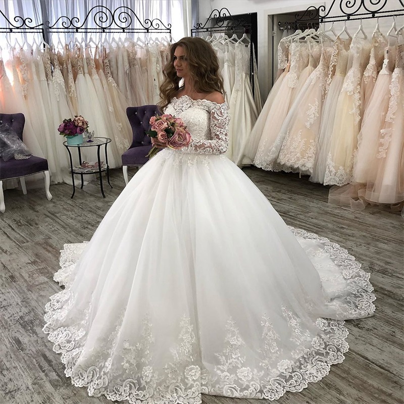 Luxury Ball Gown Wedding Dresses Bateau Long Sleeves Off the Shoulder Lace Net Appliqued Cathedral Bridal Gowns Elegant Arabian Dubai Custom Made Vest