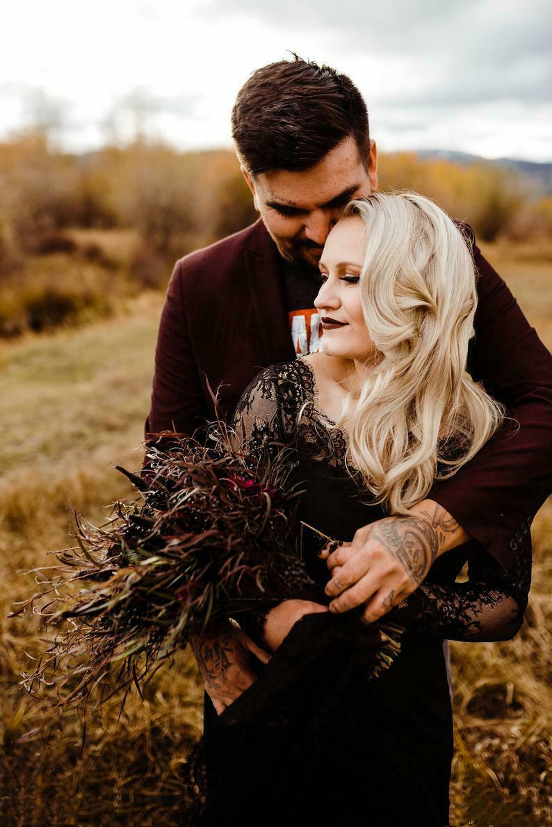 Vintage Black Lace Mermaid Wedding Dresses Illusion Sleeve Backless Gothic Retro Bridal Gown Long Boho Beach Vestidos de novia